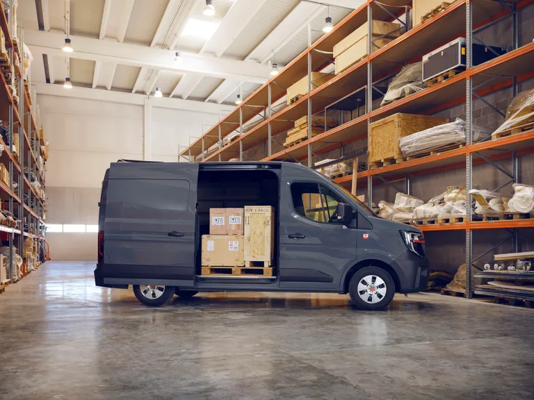 Renault Trucks in magazzino